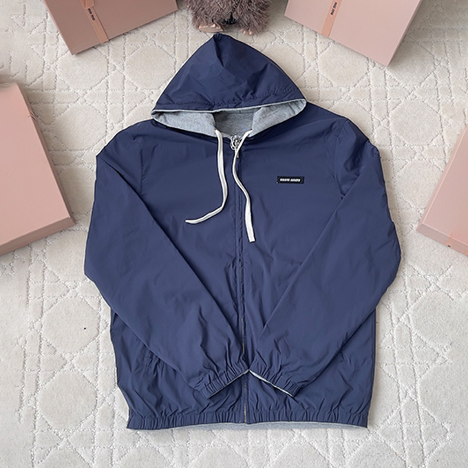 miu miu logo patch reversible hooded jacket